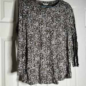 NWT Lucky Brand dark green and White Floral Top